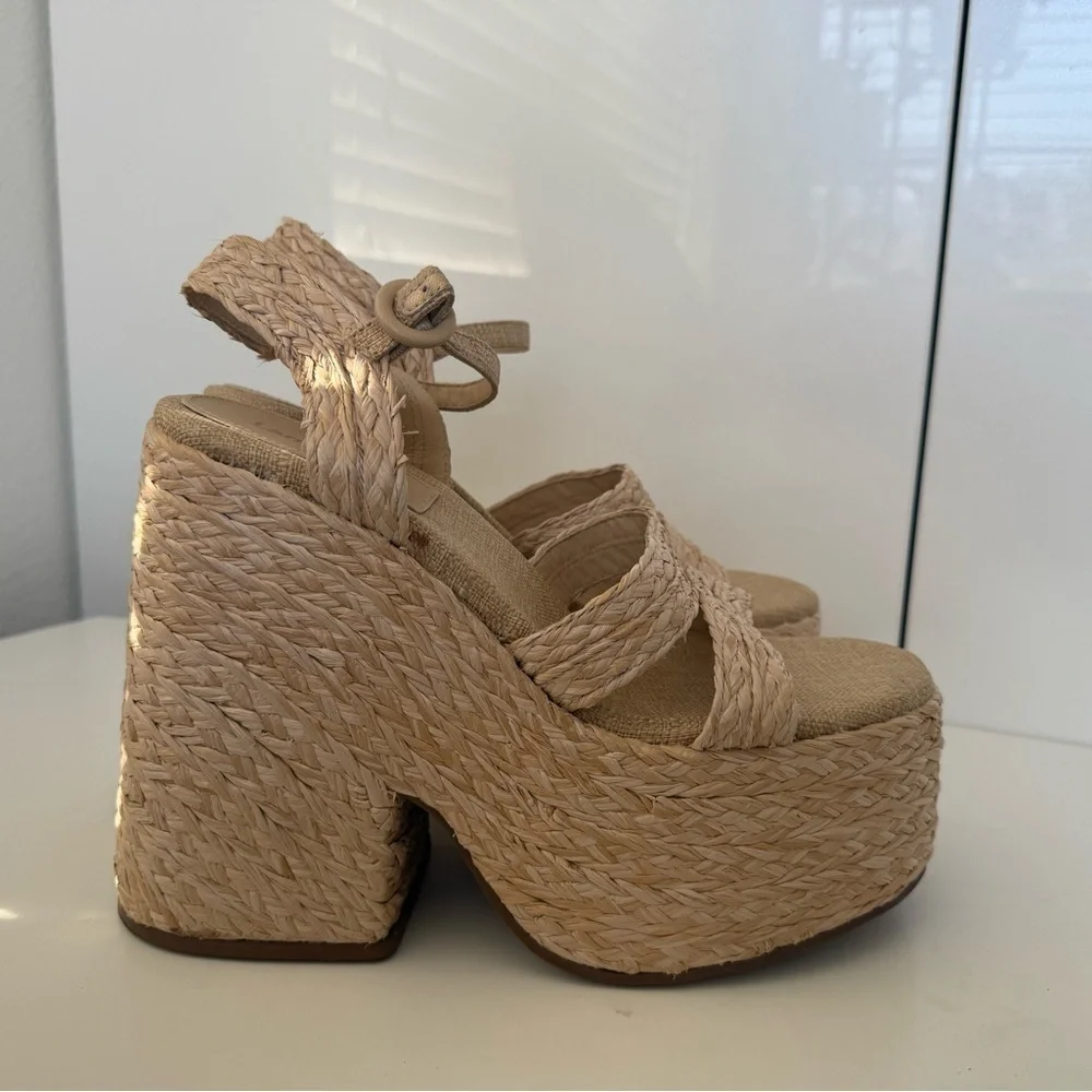 NWT Larroude Tan Woven Platform Sandals size 9